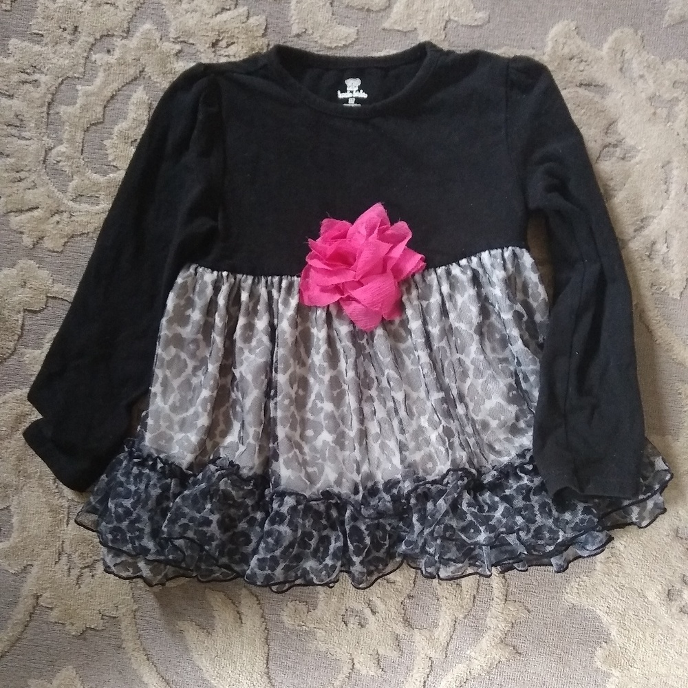 Cute leopard print shirt, girls size 3